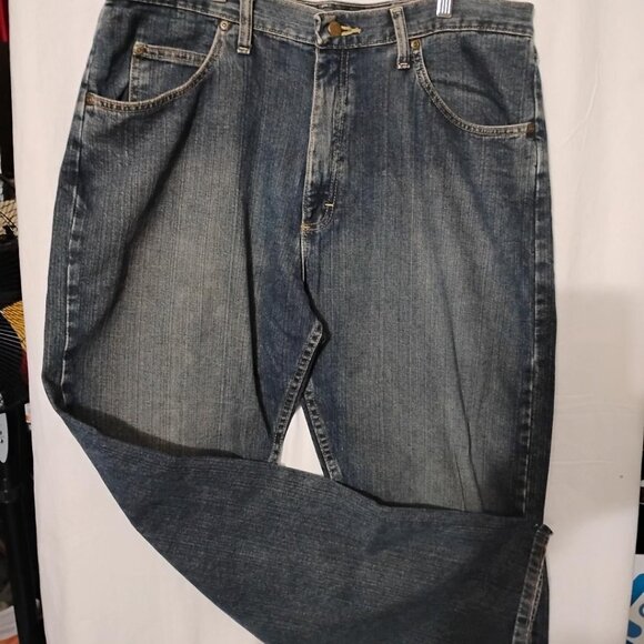 NEW-NWT- Wrangler- 36"x32" Relaxed Fit- WASHED RIPPED DENIM DARK BLUE STYLE - Picture 10 of 13